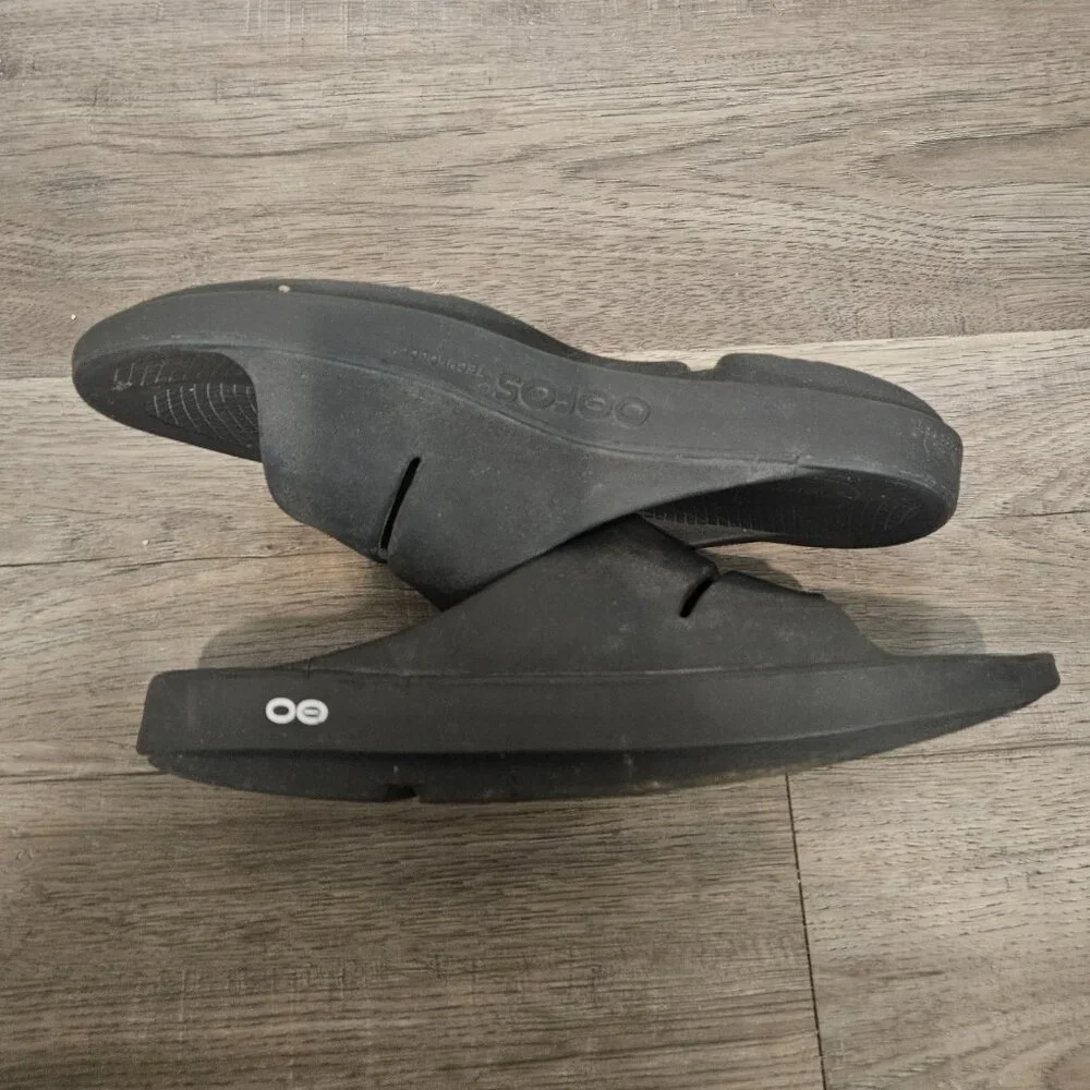 OOFOS Slides Men's 11 Women's 13 Black